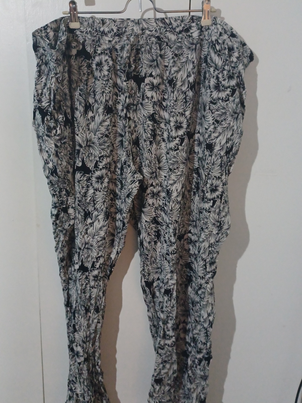 Black & White Floral Wide-Leg Pants